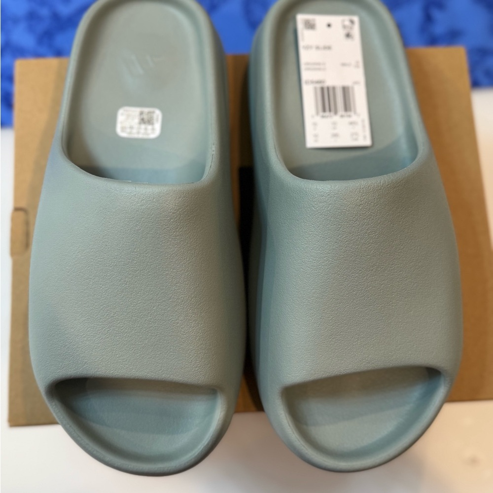 Adidas YZY Slide Salt Authentic!!!